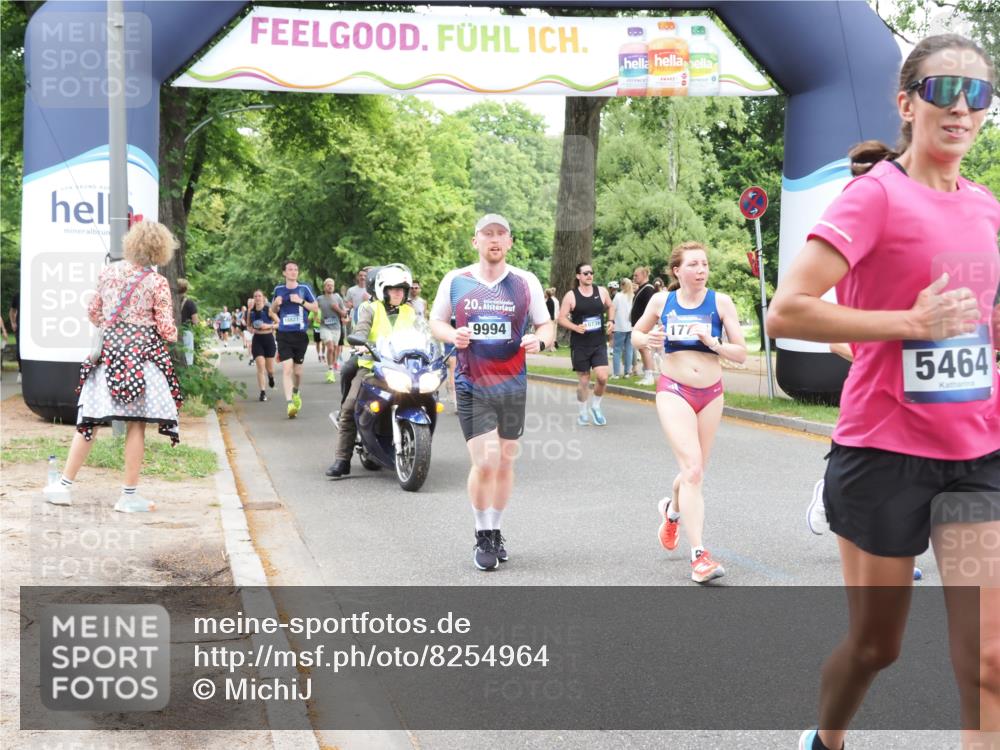 29.06.2025 - hella hamburg halbmarathon MichiJ http://msf.ph/oto/8254964 29.06.2025 10:52:31 Zwischen KM18-KM19 1034, 3112, 5464, 6590, 7826, 8219, 8405, 9994, 11027, 14022, 16355, 16847, 16911, 17707 meine-sportfotos.de