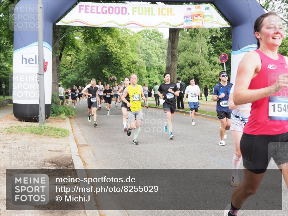 29.06.2025 - hella hamburg halbmarathon MichiJ http://msf.ph/oto/8255029 29.06.2025 10:29:19 Zwischen KM18-KM19 1912, 2797, 4303, 5050, 6429, 6495, 6771, 7774, 9640, 9979, 11767, 12292, 13457, 15493, 15542, 16201, 16347, 16580, 17971, 18192, 18573, 18802 meine-sportfotos.de