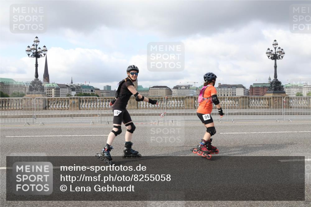29.06.2025 - hella hamburg halbmarathon Lena Gebhardt http://msf.ph/oto/8255058 29.06.2025 09:03:18 Lombardsbrücke  meine-sportfotos.de