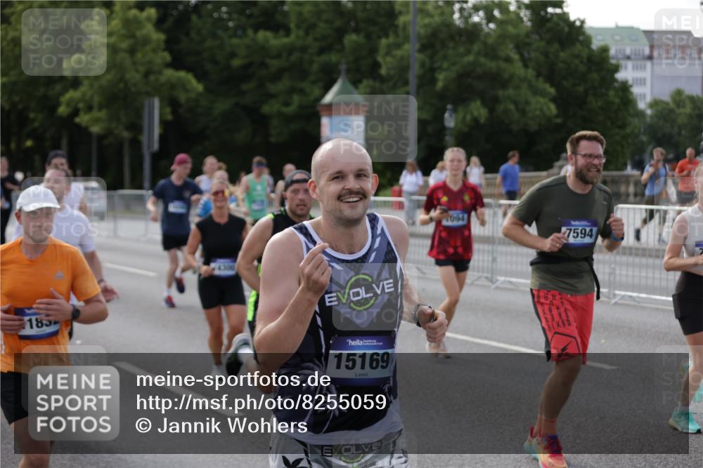 29.06.2025 - hella hamburg halbmarathon Jannik Wohlers http://msf.ph/oto/8255059 29.06.2025 09:57:19 Lombardsbrücke 1094, 1193, 1422, 1563, 2444, 2448, 2488, 2946, 3058, 3096, 3999, 4261, 4379, 5024, 5032, 5305, 5633, 5820, 5907, 6355, 6356, 6374, 6569, 6585, 6776, 7134, 7397, 7478, 7594, 7930, 7932, 7952, 7973, 7976, 8172, 8176, 8413, 8973, 9214, 9227, 9739, 9835, 10215, 11208, 11430, 11512, 11832, 12155, 12440, 13701, 13750, 14300, 14865, 14914, 15134, 15146, 15169, 15395, 15496, 15712, 16008, 16009, 16039, 16047, 16285, 16320, 16750, 16980, 17640, 17642 meine-sportfotos.de