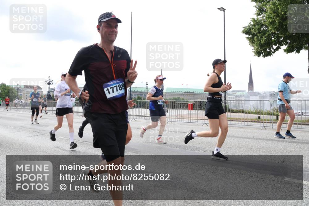 29.06.2025 - hella hamburg halbmarathon Lena Gebhardt http://msf.ph/oto/8255082 29.06.2025 10:34:19 Lombardsbrücke 1417, 1672, 1705, 1787, 2023, 2265, 2412, 2464, 2482, 2496, 2510, 2511, 2526, 2801, 2933, 3145, 3264, 3340, 3345, 3829, 3848, 4479, 4540, 4807, 4824, 4826, 5561, 5584, 5609, 5691, 6034, 6105, 6171, 6329, 6364, 6571, 6574, 7027, 7324, 7329, 7565, 7644, 7733, 8202, 8277, 8349, 8375, 8377, 8383, 8401, 8705, 8965, 9094, 9379, 9875, 10007, 10071, 10360, 10564, 10674, 11872, 13957, 16238, 16390, 16682, 16919, 17230, 18158, 18941 meine-sportfotos.de