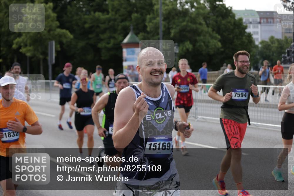 29.06.2025 - hella hamburg halbmarathon Jannik Wohlers http://msf.ph/oto/8255108 29.06.2025 09:57:19 Lombardsbrücke 1094, 1193, 1422, 1563, 2444, 2448, 2488, 2946, 3058, 3096, 3999, 4261, 4379, 5024, 5032, 5305, 5633, 5820, 5907, 6355, 6356, 6374, 6569, 6585, 6776, 7134, 7397, 7478, 7594, 7930, 7932, 7952, 7973, 7976, 8172, 8176, 8413, 8973, 9214, 9227, 9739, 9835, 10215, 11208, 11430, 11512, 11832, 12155, 12440, 13701, 13750, 14300, 14865, 14914, 15134, 15146, 15169, 15395, 15496, 15712, 16008, 16009, 16039, 16047, 16285, 16320, 16750, 16980, 17640, 17642 meine-sportfotos.de