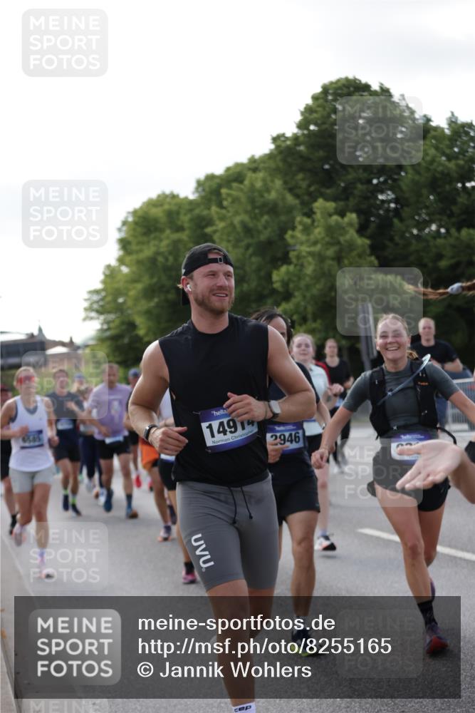 29.06.2025 - hella hamburg halbmarathon Jannik Wohlers http://msf.ph/oto/8255165 29.06.2025 09:57:21 Lombardsbrücke 1094, 1320, 1321, 1422, 1563, 1870, 2448, 2488, 2946, 3058, 3114, 3999, 4261, 4379, 5032, 5305, 5775, 5820, 5907, 6355, 6356, 6374, 6569, 6585, 6628, 6776, 7134, 7478, 7594, 7930, 7932, 7952, 7973, 7976, 8172, 8176, 8413, 8973, 9214, 9227, 9739, 9835, 10860, 11208, 11512, 11832, 12155, 12961, 13701, 13750, 14300, 14865, 14914, 15134, 15146, 15169, 15395, 15426, 15496, 15712, 16008, 16009, 16039, 16047, 16285, 16320, 16750, 16980, 17640, 17642 meine-sportfotos.de