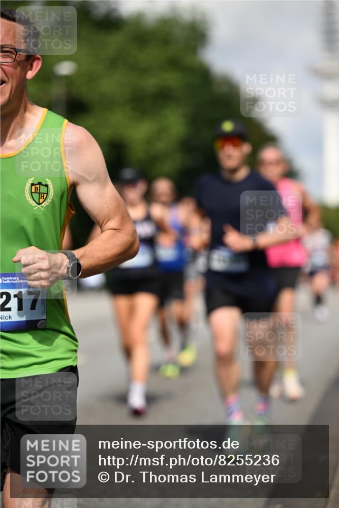 29.06.2025 - hella hamburg halbmarathon Dr. Thomas Lammeyer http://msf.ph/oto/8255236 29.06.2025 09:51:45 Kennedybrücke 1385, 1505, 1710, 1743, 2714, 2767, 3959, 4860, 5091, 5315, 5554, 5709, 6684, 7884, 8933, 10404, 10793, 10852, 10900 meine-sportfotos.de