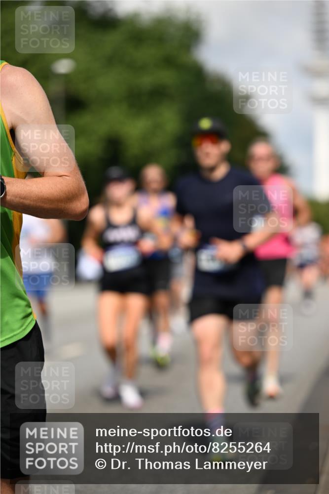 29.06.2025 - hella hamburg halbmarathon Dr. Thomas Lammeyer http://msf.ph/oto/8255264 29.06.2025 09:51:45 Kennedybrücke 1385, 1505, 1710, 1743, 2714, 2767, 3959, 4860, 5091, 5315, 5554, 5709, 6684, 7884, 8933, 10404, 10793, 10852, 10900 meine-sportfotos.de