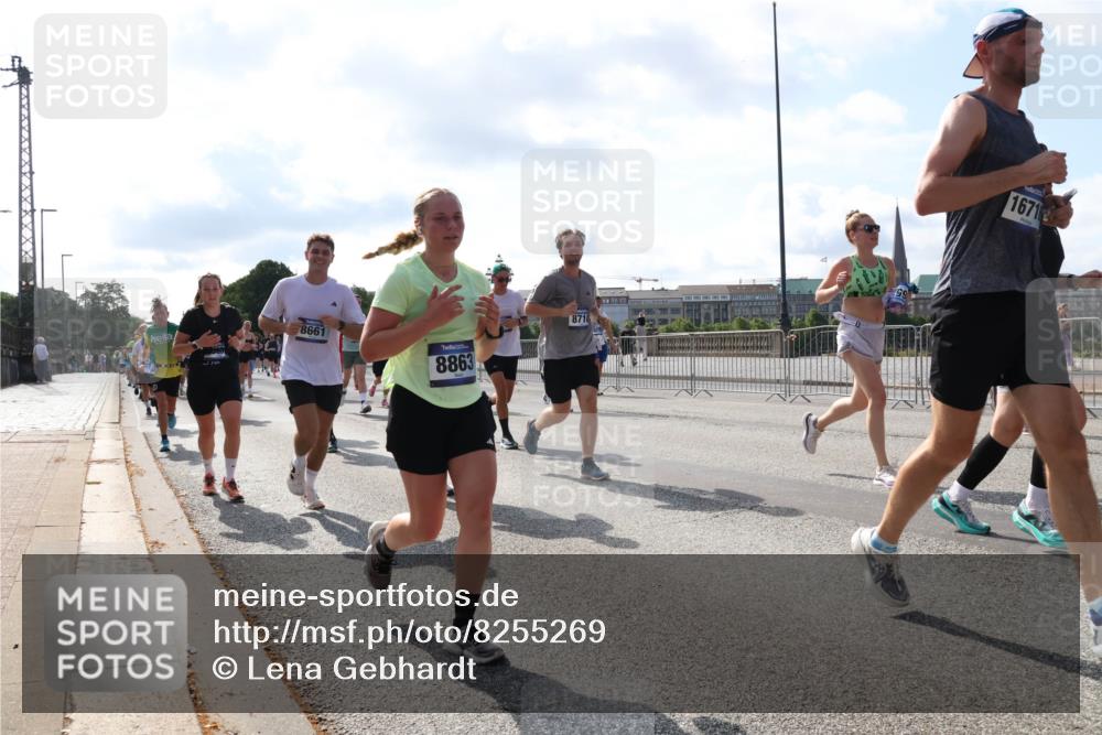 29.06.2025 - hella hamburg halbmarathon Lena Gebhardt http://msf.ph/oto/8255269 29.06.2025 09:56:51 Lombardsbrücke 1381, 1460, 1496, 1537, 1628, 1657, 1783, 1833, 1877, 2013, 2025, 2058, 2074, 2082, 2111, 2208, 2340, 2378, 2396, 2771, 2839, 2869, 2878, 2953, 2996, 3093, 3256, 3296, 3310, 3575, 3652, 3791, 4065, 4377, 4404, 4635, 4711, 4726, 4770, 4833, 4897, 5008, 5169, 5194, 5319, 5839, 5978, 6033, 6286, 6377, 6511, 6512, 6561, 6562, 6631, 7176, 7383, 7475, 8112, 8261, 8313, 8361, 8572, 8587, 8618, 8651, 8661, 8710, 8813, 8863, 8921, 8930, 9060, 9082, 9497, 9597, 9638 meine-sportfotos.de