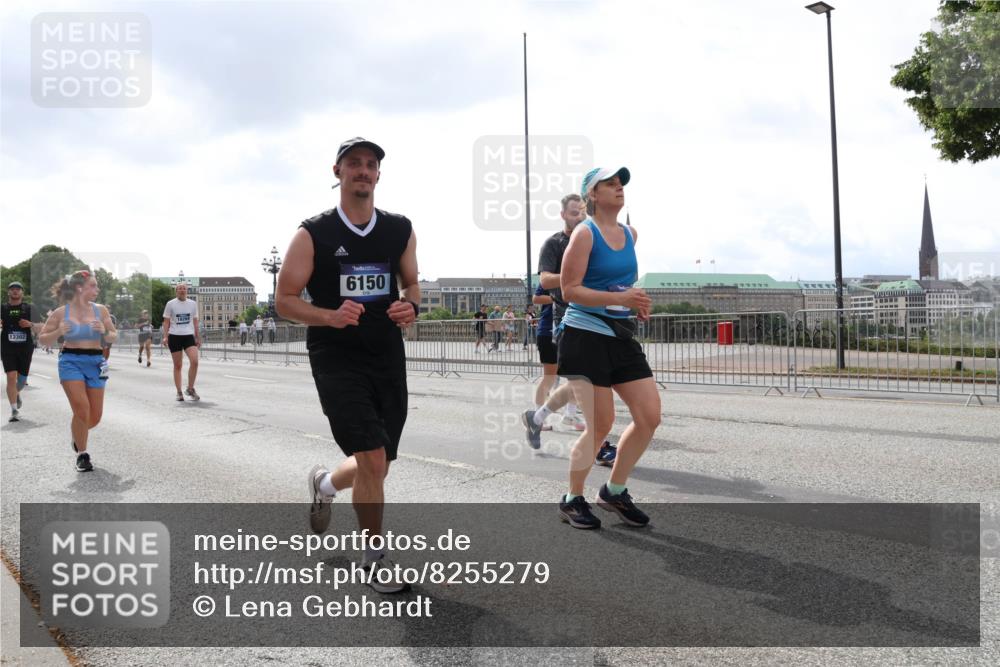 29.06.2025 - hella hamburg halbmarathon Lena Gebhardt http://msf.ph/oto/8255279 29.06.2025 10:45:49 Lombardsbrücke 1004, 1033, 1060, 1085, 1100, 1104, 1421, 1426, 1555, 1713, 1854, 1867, 1868, 1983, 2008, 2216, 2217, 2398, 2522, 2550, 2657, 2664, 2773, 2917, 2954, 2965, 2973, 3357, 3377, 4104, 4223, 4224, 4306, 4317, 4388, 4572, 5044, 5339, 5635, 5703, 5769, 5770, 5892, 5949, 6133, 6150, 6333, 6392, 6623, 6911, 6922, 7268, 7283, 7356, 7530, 7541, 7605, 7859, 7894, 8745, 9120, 9121, 9426, 9620, 10030, 10182, 10225, 10327, 10329, 10367, 10511, 11358 meine-sportfotos.de