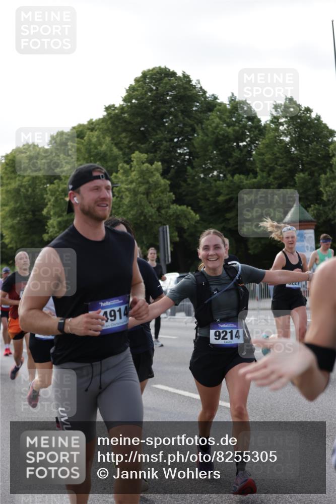 29.06.2025 - hella hamburg halbmarathon Jannik Wohlers http://msf.ph/oto/8255305 29.06.2025 09:57:21 Lombardsbrücke 1094, 1320, 1321, 1422, 1563, 1870, 2448, 2488, 2946, 3058, 3114, 3999, 4261, 4379, 5032, 5305, 5775, 5820, 5907, 6355, 6356, 6374, 6569, 6585, 6628, 6776, 7134, 7478, 7594, 7930, 7932, 7952, 7973, 7976, 8172, 8176, 8413, 8973, 9214, 9227, 9739, 9835, 10860, 11208, 11512, 11832, 12155, 12961, 13701, 13750, 14300, 14865, 14914, 15134, 15146, 15169, 15395, 15426, 15496, 15712, 16008, 16009, 16039, 16047, 16285, 16320, 16750, 16980, 17640, 17642 meine-sportfotos.de