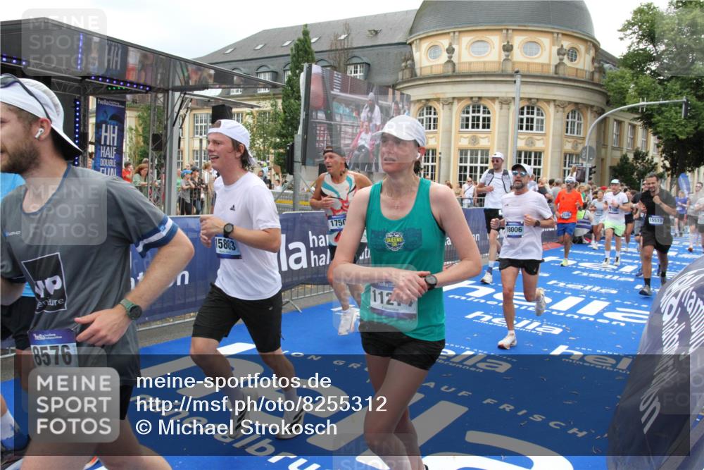 29.06.2025 - hella hamburg halbmarathon Michael Strokosch http://msf.ph/oto/8255312 29.06.2025 10:50:40 Ziel 1399, 1750, 4346, 6282, 6662, 6712, 7397, 7583, 7786, 8576, 9057, 11214, 13808, 13812, 13875, 15519, 15803, 16291, 16806, 17179, 17247, 18006, 18413, 18820 meine-sportfotos.de