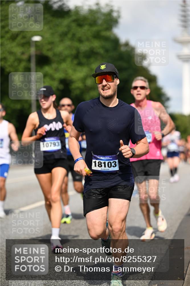 29.06.2025 - hella hamburg halbmarathon Dr. Thomas Lammeyer http://msf.ph/oto/8255327 29.06.2025 09:51:46 Kennedybrücke 1290, 1385, 1505, 1710, 1743, 2714, 2767, 3959, 4860, 5091, 5315, 5554, 5709, 6684, 7154, 7884, 8933, 10404, 10793, 10852, 10900 meine-sportfotos.de