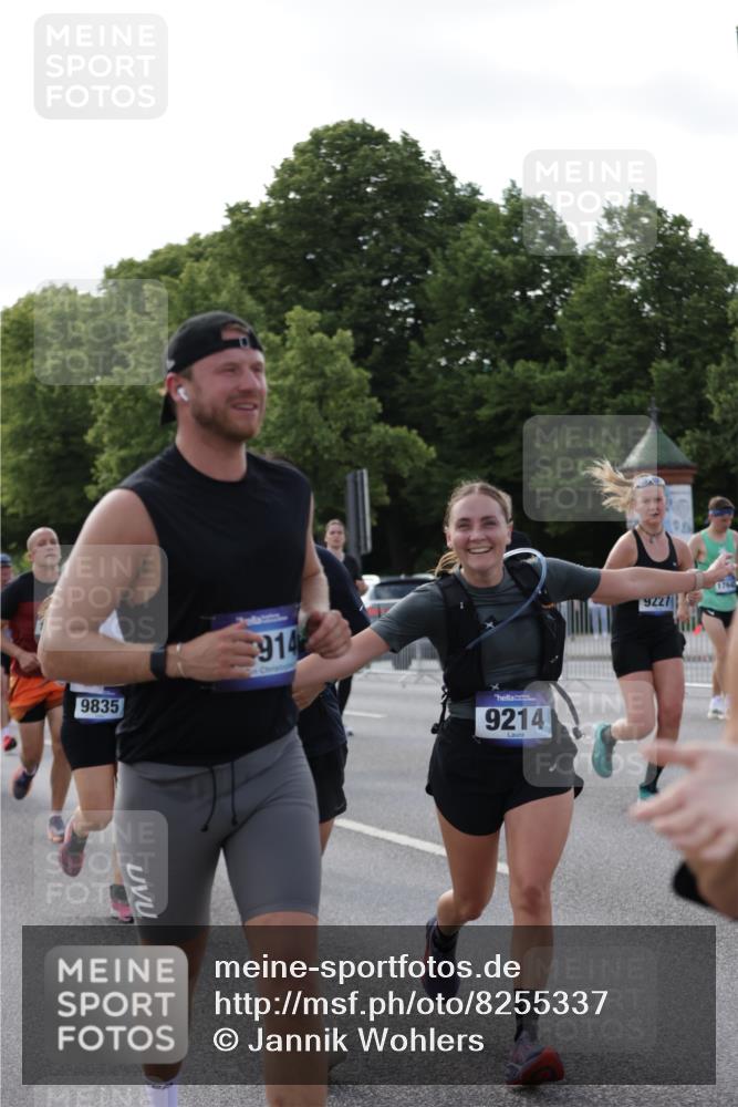 29.06.2025 - hella hamburg halbmarathon Jannik Wohlers http://msf.ph/oto/8255337 29.06.2025 09:57:21 Lombardsbrücke 1094, 1320, 1321, 1422, 1563, 1870, 2448, 2488, 2946, 3058, 3114, 3999, 4261, 4379, 5032, 5305, 5775, 5820, 5907, 6355, 6356, 6374, 6569, 6585, 6628, 6776, 7134, 7478, 7594, 7930, 7932, 7952, 7973, 7976, 8172, 8176, 8413, 8973, 9214, 9227, 9739, 9835, 10860, 11208, 11512, 11832, 12155, 12961, 13701, 13750, 14300, 14865, 14914, 15134, 15146, 15169, 15395, 15426, 15496, 15712, 16008, 16009, 16039, 16047, 16285, 16320, 16750, 16980, 17640, 17642 meine-sportfotos.de