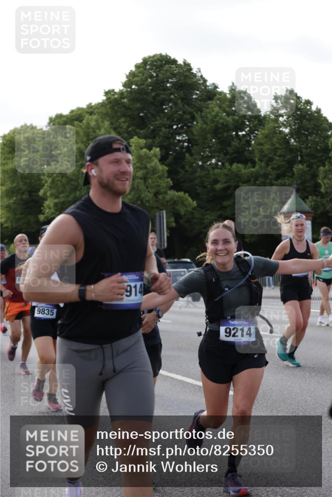 29.06.2025 - hella hamburg halbmarathon Jannik Wohlers http://msf.ph/oto/8255350 29.06.2025 09:57:21 Lombardsbrücke 1094, 1320, 1321, 1422, 1563, 1870, 2448, 2488, 2946, 3058, 3114, 3999, 4261, 4379, 5032, 5305, 5775, 5820, 5907, 6355, 6356, 6374, 6569, 6585, 6628, 6776, 7134, 7478, 7594, 7930, 7932, 7952, 7973, 7976, 8172, 8176, 8413, 8973, 9214, 9227, 9739, 9835, 10860, 11208, 11512, 11832, 12155, 12961, 13701, 13750, 14300, 14865, 14914, 15134, 15146, 15169, 15395, 15426, 15496, 15712, 16008, 16009, 16039, 16047, 16285, 16320, 16750, 16980, 17640, 17642 meine-sportfotos.de