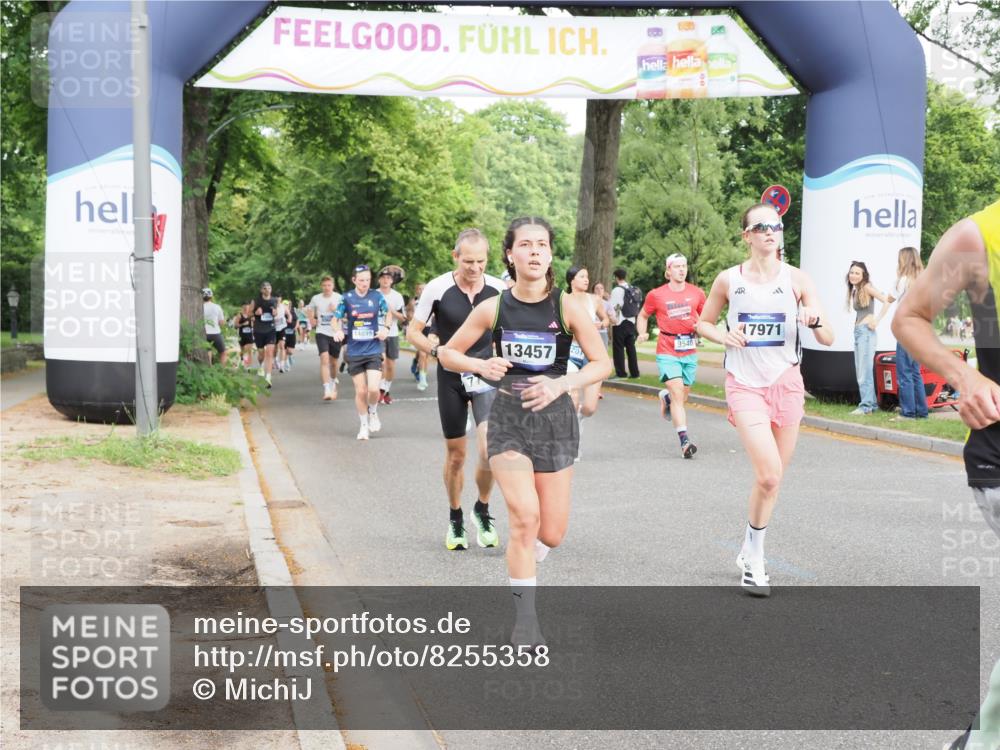 29.06.2025 - hella hamburg halbmarathon MichiJ http://msf.ph/oto/8255358 29.06.2025 10:29:21 Zwischen KM18-KM19 1912, 2797, 4303, 5050, 6429, 6495, 6771, 7774, 9640, 9979, 10783, 12292, 13457, 15493, 16201, 16347, 16580, 17971, 18192, 18802 meine-sportfotos.de