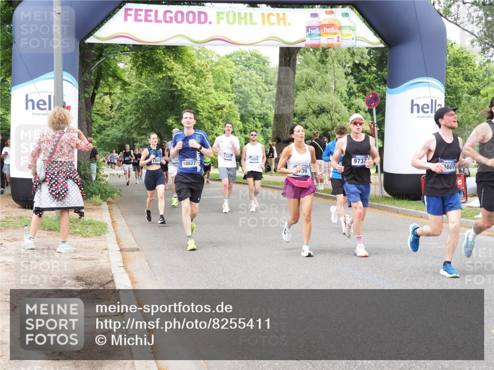 29.06.2025 - hella hamburg halbmarathon MichiJ http://msf.ph/oto/8255411 29.06.2025 10:52:34 Zwischen KM18-KM19 1034, 3112, 5464, 6590, 7826, 8405, 9736, 9737, 9994, 10736, 10886, 11027, 12371, 14022, 14607, 16355, 16847, 17707, 18726 meine-sportfotos.de