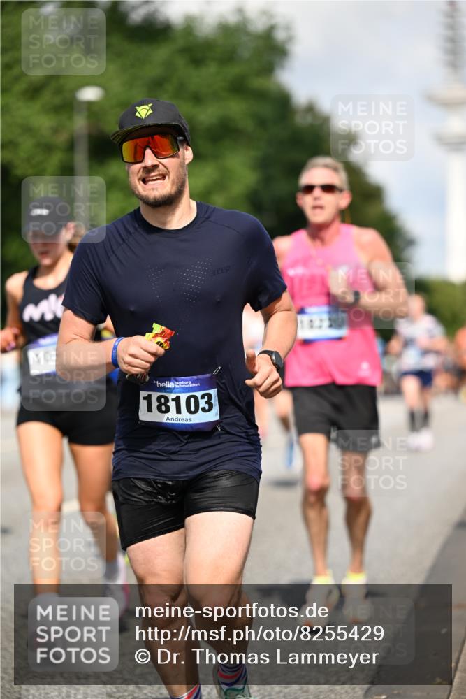 29.06.2025 - hella hamburg halbmarathon Dr. Thomas Lammeyer http://msf.ph/oto/8255429 29.06.2025 09:51:46 Kennedybrücke 1290, 1385, 1505, 1710, 1743, 2714, 2767, 3959, 4860, 5091, 5315, 5554, 5709, 6684, 7154, 7884, 8933, 10404, 10793, 10852, 10900 meine-sportfotos.de