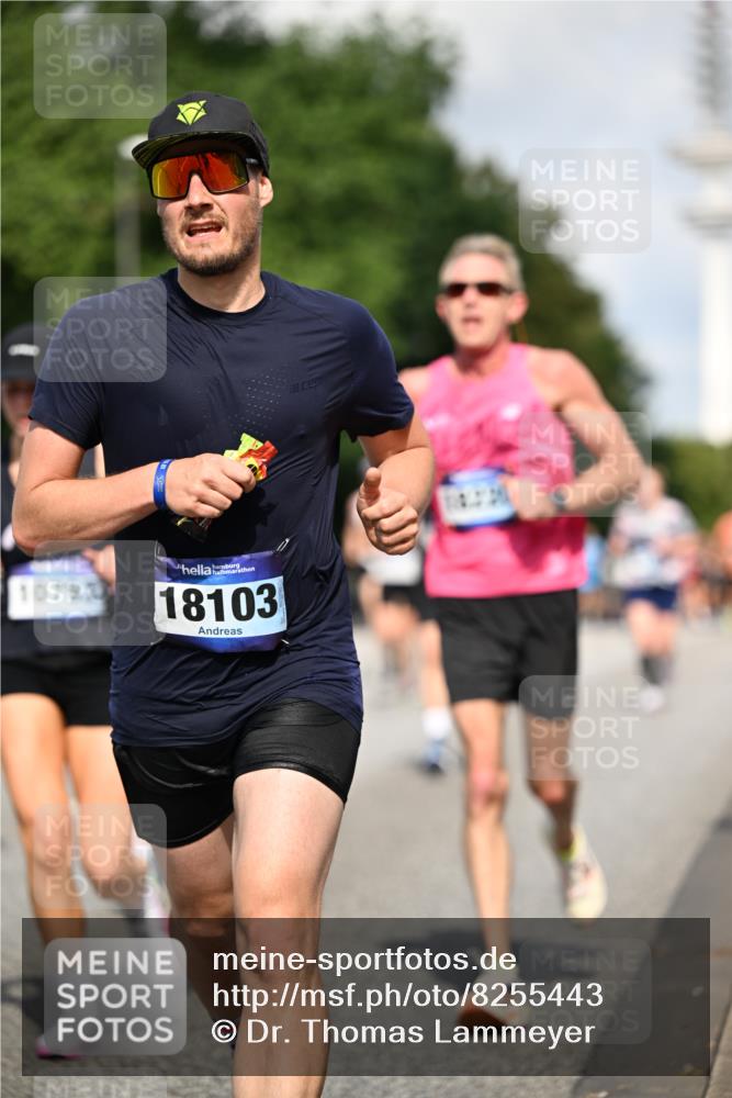 29.06.2025 - hella hamburg halbmarathon Dr. Thomas Lammeyer http://msf.ph/oto/8255443 29.06.2025 09:51:46 Kennedybrücke 1290, 1385, 1505, 1710, 1743, 2714, 2767, 3959, 4860, 5091, 5315, 5554, 5709, 6684, 7154, 7884, 8933, 10404, 10793, 10852, 10900 meine-sportfotos.de