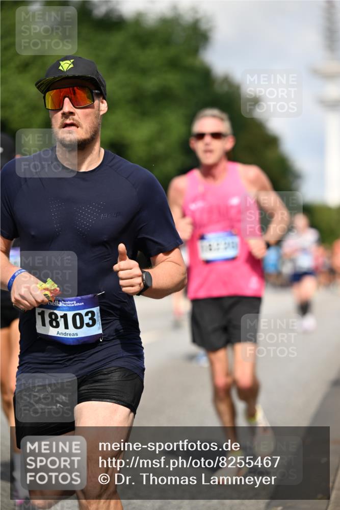 29.06.2025 - hella hamburg halbmarathon Dr. Thomas Lammeyer http://msf.ph/oto/8255467 29.06.2025 09:51:47 Kennedybrücke 1290, 1385, 1505, 1710, 1743, 2714, 2767, 3959, 4860, 5091, 5315, 5554, 5709, 6684, 7152, 7154, 7884, 8933, 9403, 10404, 10793, 10852, 10900 meine-sportfotos.de