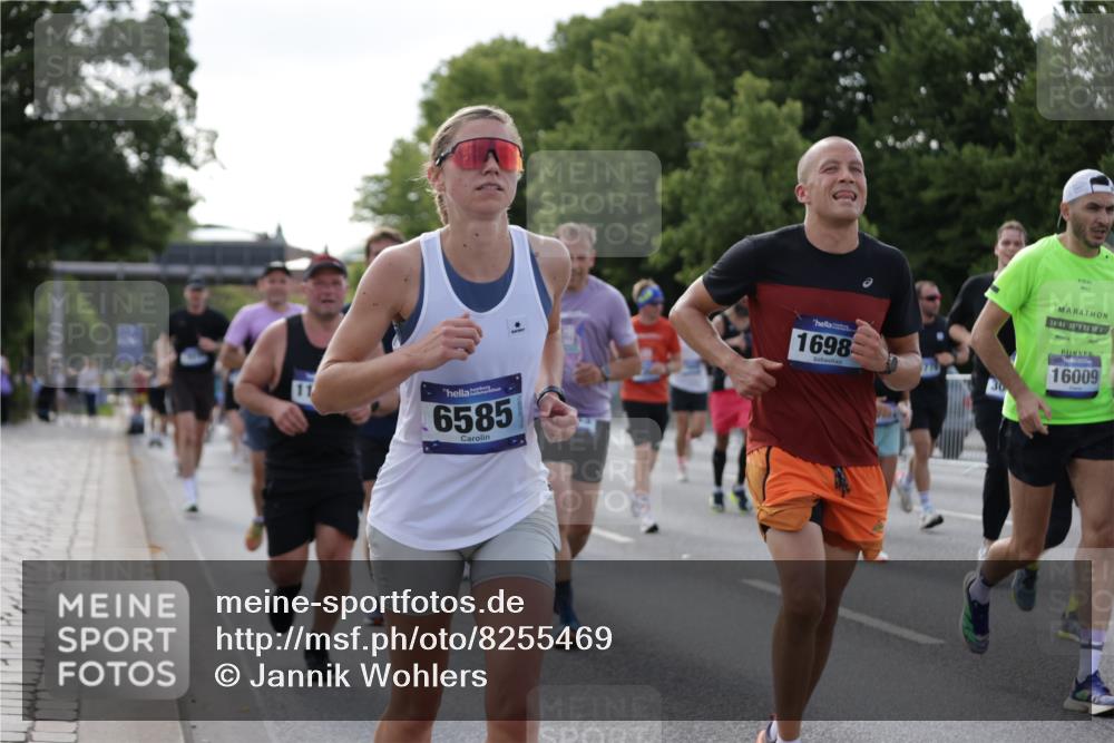29.06.2025 - hella hamburg halbmarathon Jannik Wohlers http://msf.ph/oto/8255469 29.06.2025 09:57:23 Lombardsbrücke 1094, 1320, 1321, 1563, 1870, 2448, 2488, 2946, 3058, 3114, 3999, 4379, 5032, 5305, 5775, 6355, 6356, 6374, 6569, 6585, 6628, 6776, 7134, 7478, 7594, 7646, 7952, 7973, 7976, 8172, 8176, 8413, 8973, 9214, 9227, 9739, 9835, 10860, 11208, 11310, 11512, 11832, 12155, 12961, 13750, 14300, 14865, 14914, 15134, 15146, 15169, 15395, 15426, 15496, 15712, 15915, 16008, 16009, 16039, 16047, 16285, 16320, 16750, 16980, 17530, 17640, 17642 meine-sportfotos.de