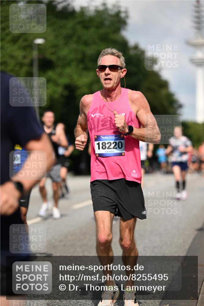 29.06.2025 - hella hamburg halbmarathon Dr. Thomas Lammeyer http://msf.ph/oto/8255495 29.06.2025 09:51:47 Kennedybrücke 1290, 1385, 1505, 1710, 1743, 2714, 2767, 3959, 4860, 5091, 5315, 5554, 5709, 6684, 7152, 7154, 7884, 8933, 9403, 10404, 10793, 10852, 10900 meine-sportfotos.de