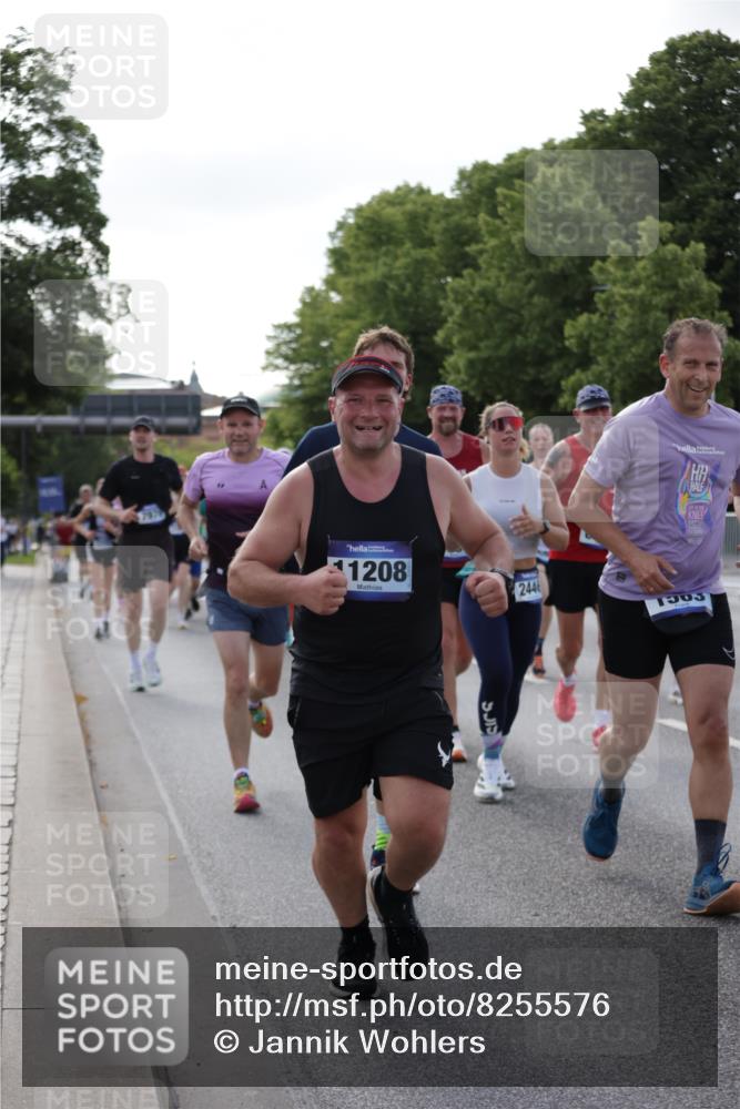 29.06.2025 - hella hamburg halbmarathon Jannik Wohlers http://msf.ph/oto/8255576 29.06.2025 09:57:25 Lombardsbrücke 1094, 1320, 1321, 1563, 1870, 2397, 2448, 2488, 2612, 2946, 3058, 3114, 3251, 3999, 4379, 5032, 5305, 5775, 6355, 6356, 6374, 6569, 6585, 6628, 6776, 7134, 7478, 7594, 7646, 7952, 7973, 7976, 8176, 8413, 8973, 9214, 9227, 9739, 9835, 10860, 11208, 11310, 11512, 11832, 12155, 12224, 12961, 13047, 13750, 14300, 14638, 14865, 14914, 15125, 15134, 15146, 15169, 15395, 15426, 15496, 15712, 15915, 16008, 16009, 16039, 16047, 16285, 16320, 16750, 16980, 17530, 17640, 17642 meine-sportfotos.de