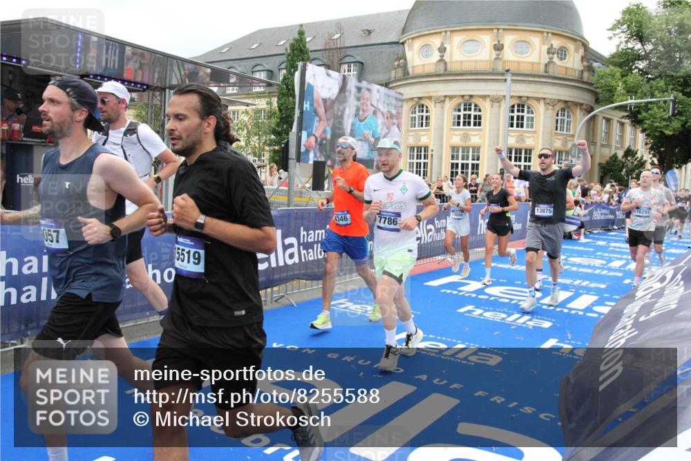 29.06.2025 - hella hamburg halbmarathon Michael Strokosch http://msf.ph/oto/8255588 29.06.2025 10:50:43 Ziel 1399, 1750, 2234, 2788, 4346, 6662, 6712, 7134, 7583, 7786, 7952, 9057, 11356, 13701, 13808, 13875, 15519, 16291, 18006, 18229, 18413, 18820 meine-sportfotos.de