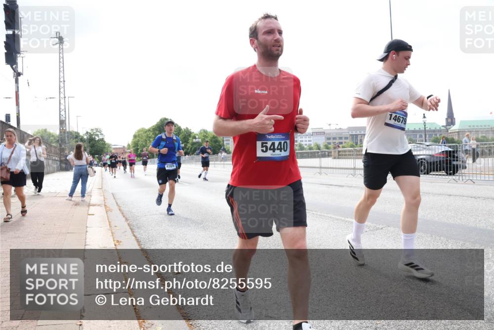 29.06.2025 - hella hamburg halbmarathon Lena Gebhardt http://msf.ph/oto/8255595 29.06.2025 10:10:39 Lombardsbrücke 1166, 1186, 1573, 1781, 4389, 5182, 5440, 5990, 5991, 7042, 7250, 7685, 8219, 8890, 9169, 9681, 9816, 9829, 11180, 11355, 11887, 11904, 11905, 12008, 12426, 12629, 13588, 13594, 13797, 13825, 13901, 14270, 14679, 14822, 15214, 15409, 16166, 16344, 16639, 16808, 16872, 17532, 17730, 18949, 19023 meine-sportfotos.de