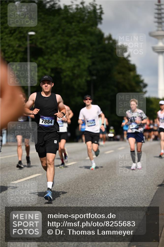 29.06.2025 - hella hamburg halbmarathon Dr. Thomas Lammeyer http://msf.ph/oto/8255683 29.06.2025 09:51:48 Kennedybrücke 1290, 1385, 1505, 1710, 2399, 2714, 2767, 3959, 4860, 5091, 5315, 5554, 5709, 6684, 7152, 7154, 7884, 8933, 9403, 10404, 10793, 10852 meine-sportfotos.de