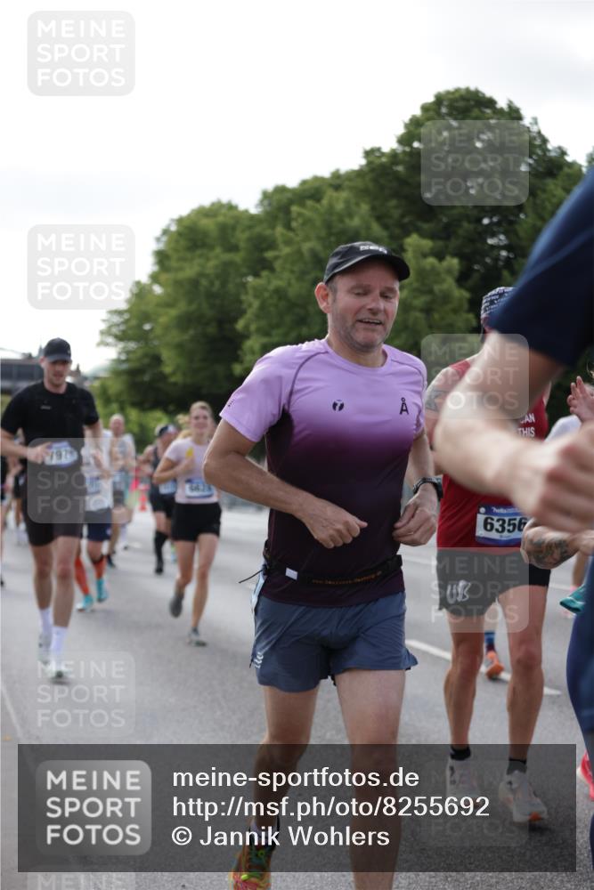 29.06.2025 - hella hamburg halbmarathon Jannik Wohlers http://msf.ph/oto/8255692 29.06.2025 09:57:26 Lombardsbrücke 1094, 1320, 1321, 1563, 1870, 2397, 2448, 2488, 2612, 2946, 3058, 3114, 3251, 4379, 5032, 5305, 5775, 6355, 6356, 6569, 6580, 6585, 6628, 6776, 7134, 7478, 7594, 7646, 7952, 7973, 7976, 8176, 8413, 8973, 9214, 9227, 9739, 9835, 10860, 11208, 11310, 11512, 11832, 12155, 12224, 12961, 13047, 13750, 14300, 14638, 14865, 14914, 15125, 15134, 15169, 15395, 15426, 15496, 15712, 15915, 16008, 16009, 16039, 16285, 16320, 16750, 16980, 17530, 17640, 17642 meine-sportfotos.de