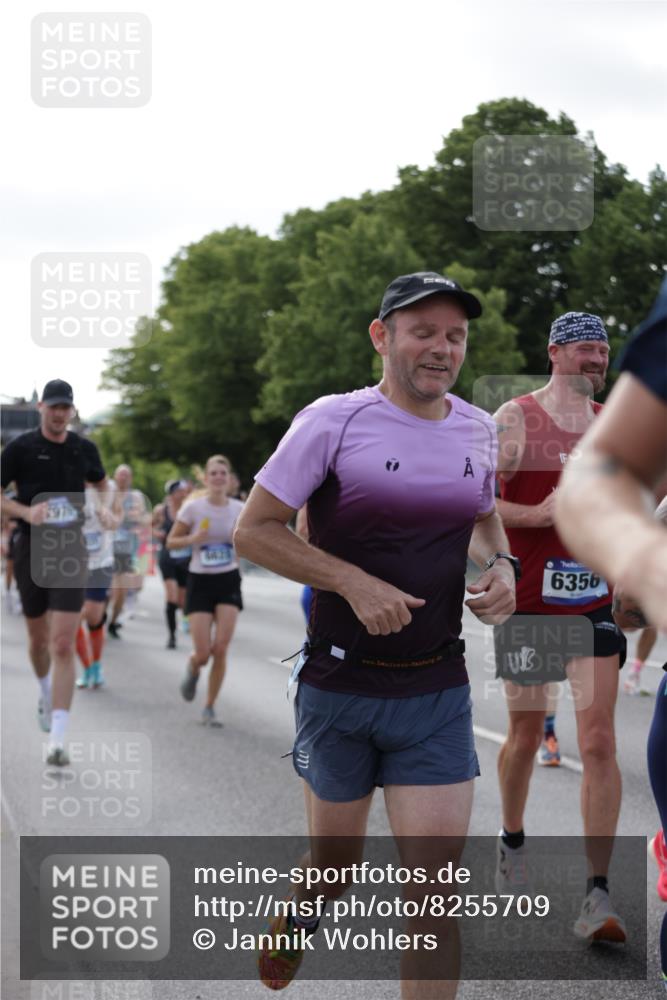 29.06.2025 - hella hamburg halbmarathon Jannik Wohlers http://msf.ph/oto/8255709 29.06.2025 09:57:26 Lombardsbrücke 1094, 1320, 1321, 1563, 1870, 2397, 2448, 2488, 2612, 2946, 3058, 3114, 3251, 4379, 5032, 5305, 5775, 6355, 6356, 6569, 6580, 6585, 6628, 6776, 7134, 7478, 7594, 7646, 7952, 7973, 7976, 8176, 8413, 8973, 9214, 9227, 9739, 9835, 10860, 11208, 11310, 11512, 11832, 12155, 12224, 12961, 13047, 13750, 14300, 14638, 14865, 14914, 15125, 15134, 15169, 15395, 15426, 15496, 15712, 15915, 16008, 16009, 16039, 16285, 16320, 16750, 16980, 17530, 17640, 17642 meine-sportfotos.de