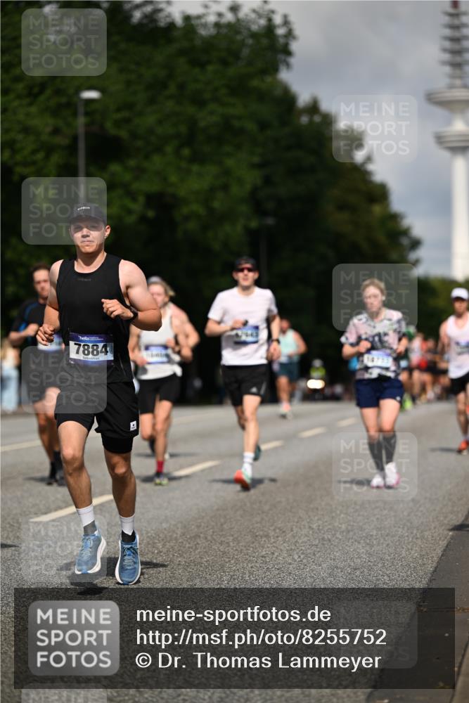 29.06.2025 - hella hamburg halbmarathon Dr. Thomas Lammeyer http://msf.ph/oto/8255752 29.06.2025 09:51:48 Kennedybrücke 1290, 1385, 1505, 1710, 2399, 2714, 2767, 3959, 4860, 5091, 5315, 5554, 5709, 6684, 7152, 7154, 7884, 8933, 9403, 10404, 10793, 10852 meine-sportfotos.de
