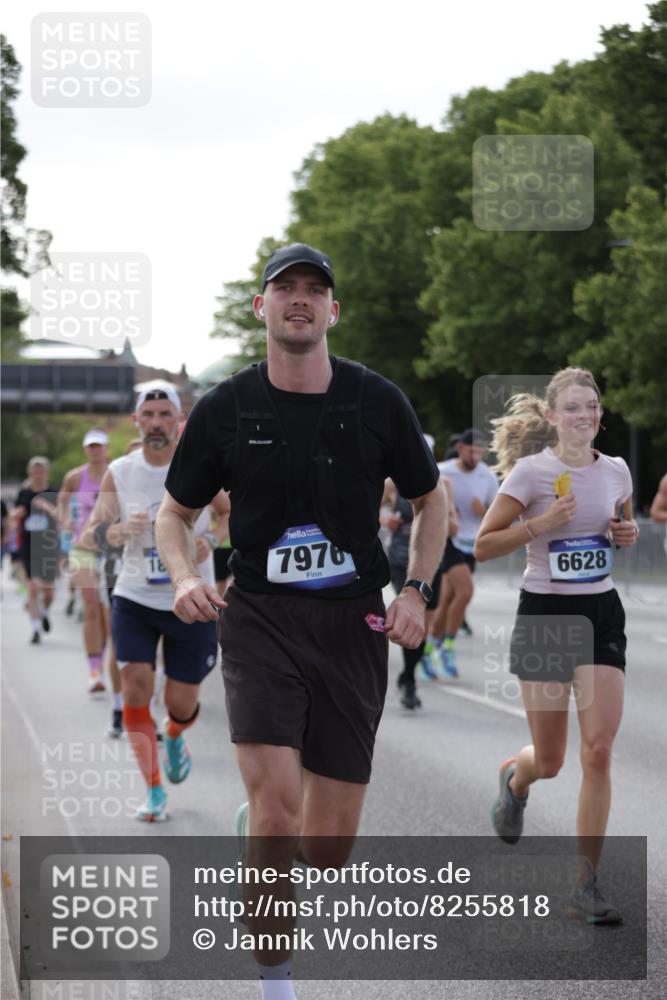 29.06.2025 - hella hamburg halbmarathon Jannik Wohlers http://msf.ph/oto/8255818 29.06.2025 09:57:28 Lombardsbrücke 1094, 1320, 1321, 1563, 1870, 2397, 2448, 2612, 2946, 3058, 3091, 3114, 3251, 4379, 5032, 5305, 5775, 6355, 6356, 6569, 6580, 6585, 6628, 6776, 7065, 7134, 7478, 7594, 7646, 7952, 7973, 7976, 8176, 8973, 9214, 9227, 9739, 9835, 10860, 11208, 11310, 11512, 11757, 11832, 12155, 12224, 12662, 12961, 13047, 13750, 14300, 14638, 14865, 14914, 15125, 15134, 15169, 15395, 15426, 15496, 15712, 15915, 16008, 16009, 16039, 16285, 16320, 16750, 16980, 17530, 17640 meine-sportfotos.de