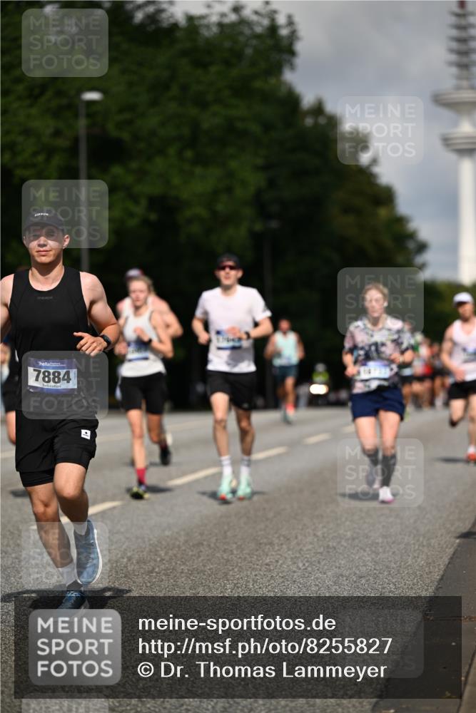 29.06.2025 - hella hamburg halbmarathon Dr. Thomas Lammeyer http://msf.ph/oto/8255827 29.06.2025 09:51:49 Kennedybrücke 1290, 1385, 1505, 1710, 2399, 2714, 2767, 3959, 4860, 5091, 5315, 5554, 5709, 6684, 7152, 7154, 7884, 8933, 9403, 10404, 10793, 10852 meine-sportfotos.de