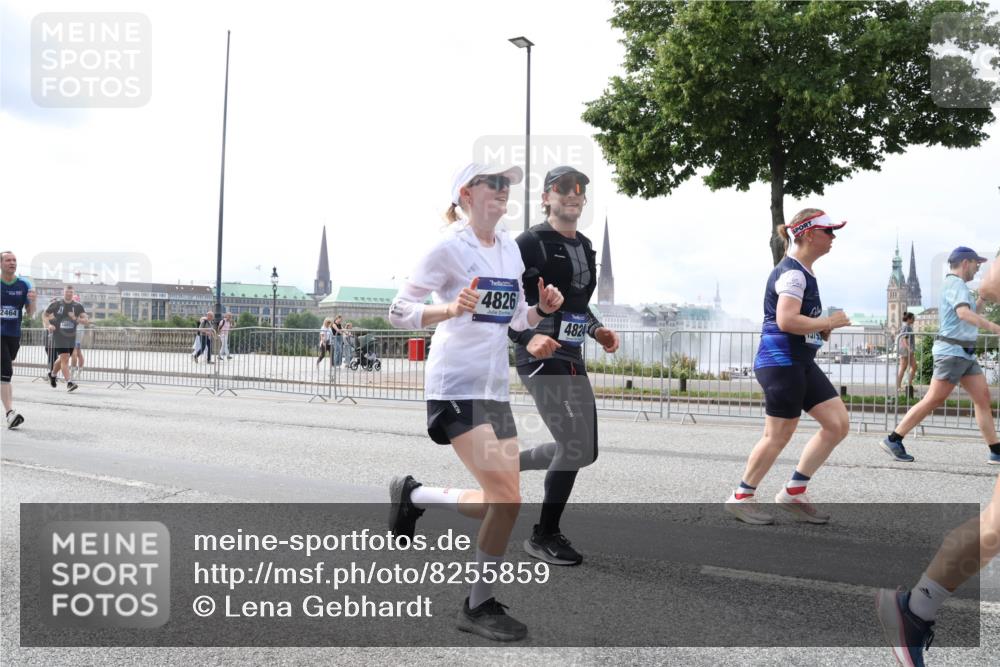 29.06.2025 - hella hamburg halbmarathon Lena Gebhardt http://msf.ph/oto/8255859 29.06.2025 10:34:20 Lombardsbrücke 1025, 1417, 1672, 1705, 1787, 2023, 2265, 2412, 2464, 2482, 2496, 2510, 2511, 2526, 2801, 2933, 3145, 3264, 3340, 3345, 3829, 3848, 4479, 4540, 4807, 4824, 4826, 5561, 5584, 5609, 5691, 6034, 6105, 6171, 6329, 6364, 6571, 6574, 7027, 7324, 7329, 7386, 7565, 7644, 7733, 8277, 8349, 8705, 8965, 9094, 9379, 9875, 10007, 10071, 10360, 10564, 10674, 11872, 13957, 16238, 16311, 16390, 16682, 16919, 17230, 18158, 18941 meine-sportfotos.de