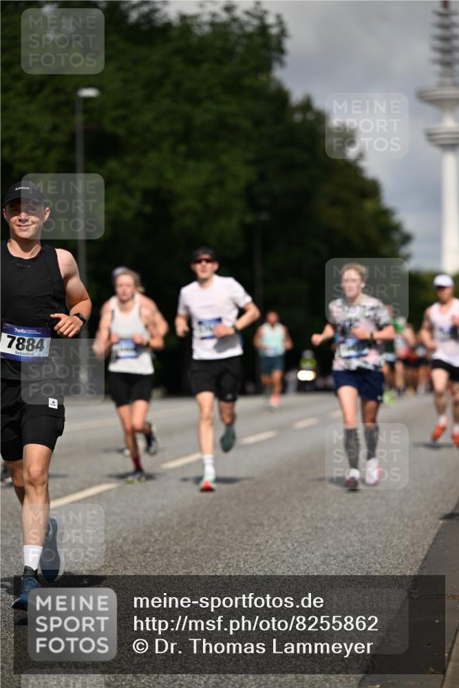 29.06.2025 - hella hamburg halbmarathon Dr. Thomas Lammeyer http://msf.ph/oto/8255862 29.06.2025 09:51:49 Kennedybrücke 1290, 1385, 1505, 1710, 2399, 2714, 2767, 3959, 4860, 5091, 5315, 5554, 5709, 6684, 7152, 7154, 7884, 8933, 9403, 10404, 10793, 10852 meine-sportfotos.de