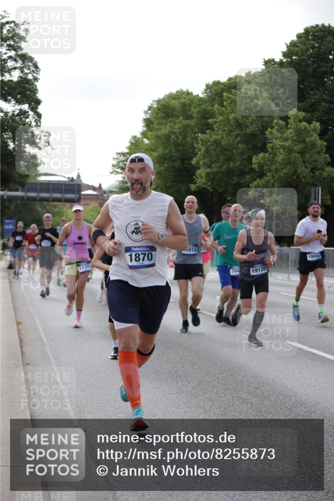 29.06.2025 - hella hamburg halbmarathon Jannik Wohlers http://msf.ph/oto/8255873 29.06.2025 09:57:29 Lombardsbrücke 1094, 1258, 1320, 1321, 1335, 1563, 1870, 2397, 2448, 2612, 2946, 3058, 3091, 3114, 3251, 5032, 5305, 5672, 5775, 6355, 6356, 6569, 6580, 6585, 6628, 6776, 7065, 7134, 7478, 7594, 7646, 7952, 7973, 7976, 8176, 8973, 9065, 9163, 9214, 9227, 9739, 9835, 10860, 11208, 11310, 11757, 11832, 12155, 12224, 12662, 12961, 13047, 14300, 14638, 14865, 14914, 15061, 15125, 15134, 15169, 15395, 15426, 15496, 15712, 15915, 16008, 16009, 16039, 16320, 16750, 16980, 17530 meine-sportfotos.de