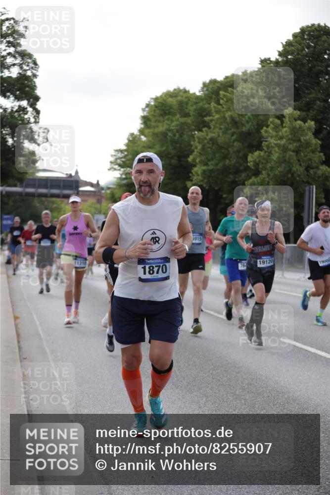 29.06.2025 - hella hamburg halbmarathon Jannik Wohlers http://msf.ph/oto/8255907 29.06.2025 09:57:29 Lombardsbrücke 1094, 1258, 1320, 1321, 1335, 1563, 1870, 2397, 2448, 2612, 2946, 3058, 3091, 3114, 3251, 5032, 5305, 5672, 5775, 6355, 6356, 6569, 6580, 6585, 6628, 6776, 7065, 7134, 7478, 7594, 7646, 7952, 7973, 7976, 8176, 8973, 9065, 9163, 9214, 9227, 9739, 9835, 10860, 11208, 11310, 11757, 11832, 12155, 12224, 12662, 12961, 13047, 14300, 14638, 14865, 14914, 15061, 15125, 15134, 15169, 15395, 15426, 15496, 15712, 15915, 16008, 16009, 16039, 16320, 16750, 16980, 17530 meine-sportfotos.de