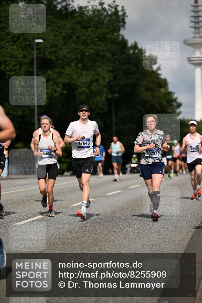 29.06.2025 - hella hamburg halbmarathon Dr. Thomas Lammeyer http://msf.ph/oto/8255909 29.06.2025 09:51:49 Kennedybrücke 1290, 1385, 1505, 1710, 2399, 2714, 2767, 3959, 4860, 5091, 5315, 5554, 5709, 6684, 7152, 7154, 7884, 8933, 9403, 10404, 10793, 10852 meine-sportfotos.de