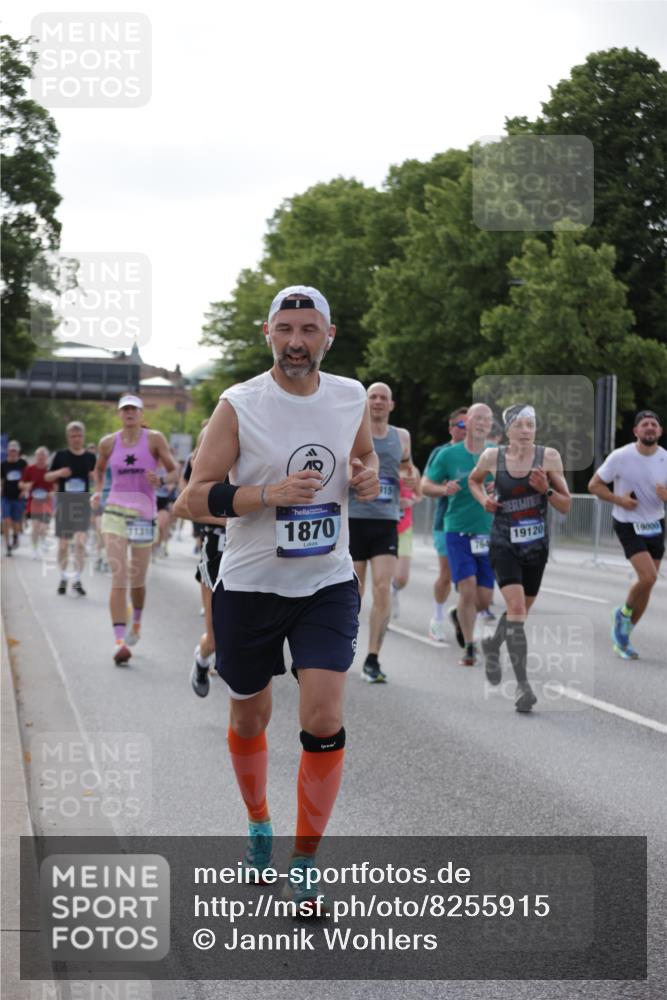 29.06.2025 - hella hamburg halbmarathon Jannik Wohlers http://msf.ph/oto/8255915 29.06.2025 09:57:29 Lombardsbrücke 1094, 1258, 1320, 1321, 1335, 1563, 1870, 2397, 2448, 2612, 2946, 3058, 3091, 3114, 3251, 5032, 5305, 5672, 5775, 6355, 6356, 6569, 6580, 6585, 6628, 6776, 7065, 7134, 7478, 7594, 7646, 7952, 7973, 7976, 8176, 8973, 9065, 9163, 9214, 9227, 9739, 9835, 10860, 11208, 11310, 11757, 11832, 12155, 12224, 12662, 12961, 13047, 14300, 14638, 14865, 14914, 15061, 15125, 15134, 15169, 15395, 15426, 15496, 15712, 15915, 16008, 16009, 16039, 16320, 16750, 16980, 17530 meine-sportfotos.de