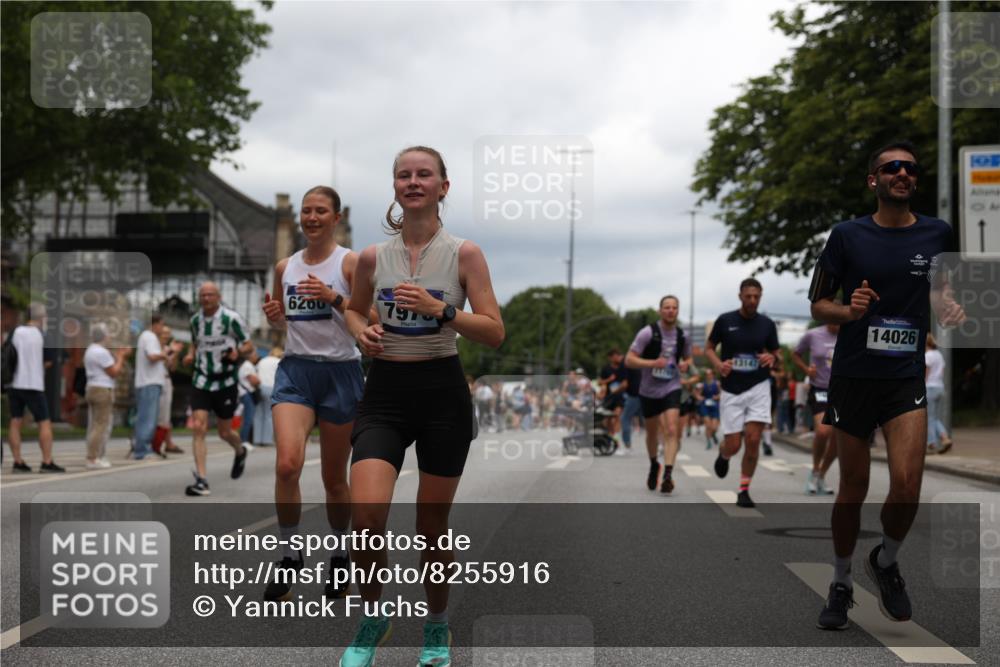 29.06.2025 - hella hamburg halbmarathon Yannick Fuchs http://msf.ph/oto/8255916 29.06.2025 10:48:16 20KM 1410, 1442, 1549, 1815, 2432, 3103, 3310, 3898, 4299, 6260, 6356, 6374, 6581, 6723, 6994, 7129, 7478, 7973, 8223, 8394, 8772, 8798, 9012, 9032, 9060, 9227, 10040, 10266, 11009, 11430, 11789, 12213, 12362, 12489, 13147, 13803, 13869, 14026, 14239, 14818, 15113, 15156, 15169, 15524, 16092, 16574, 16623, 16750, 17740, 17765, 18308, 18450, 18759, 19067, 19177 meine-sportfotos.de