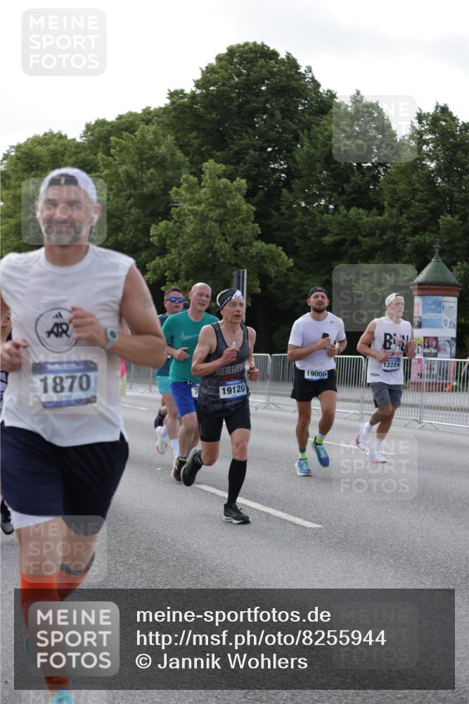 29.06.2025 - hella hamburg halbmarathon Jannik Wohlers http://msf.ph/oto/8255944 29.06.2025 09:57:30 Lombardsbrücke 1094, 1258, 1320, 1321, 1335, 1563, 1870, 2397, 2448, 2612, 2946, 3058, 3091, 3114, 3251, 5032, 5305, 5672, 5775, 6355, 6356, 6569, 6580, 6585, 6628, 6776, 7065, 7134, 7478, 7594, 7646, 7952, 7973, 7976, 8176, 8973, 9065, 9145, 9163, 9214, 9227, 9739, 9835, 10860, 11208, 11310, 11757, 11789, 11832, 12155, 12224, 12662, 12961, 13047, 14300, 14638, 14865, 14914, 15061, 15125, 15134, 15169, 15426, 15496, 15712, 15915, 16008, 16009, 16320, 16750, 16980, 17530 meine-sportfotos.de