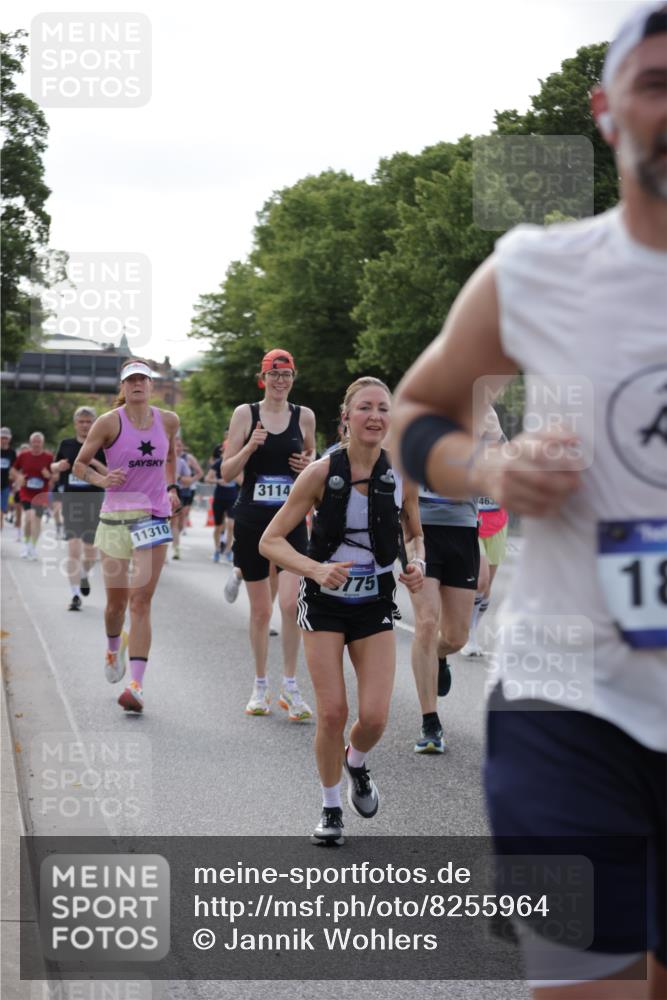 29.06.2025 - hella hamburg halbmarathon Jannik Wohlers http://msf.ph/oto/8255964 29.06.2025 09:57:30 Lombardsbrücke 1094, 1258, 1320, 1321, 1335, 1563, 1870, 2397, 2448, 2612, 2946, 3058, 3091, 3114, 3251, 5032, 5305, 5672, 5775, 6355, 6356, 6569, 6580, 6585, 6628, 6776, 7065, 7134, 7478, 7594, 7646, 7952, 7973, 7976, 8176, 8973, 9065, 9145, 9163, 9214, 9227, 9739, 9835, 10860, 11208, 11310, 11757, 11789, 11832, 12155, 12224, 12662, 12961, 13047, 14300, 14638, 14865, 14914, 15061, 15125, 15134, 15169, 15426, 15496, 15712, 15915, 16008, 16009, 16320, 16750, 16980, 17530 meine-sportfotos.de