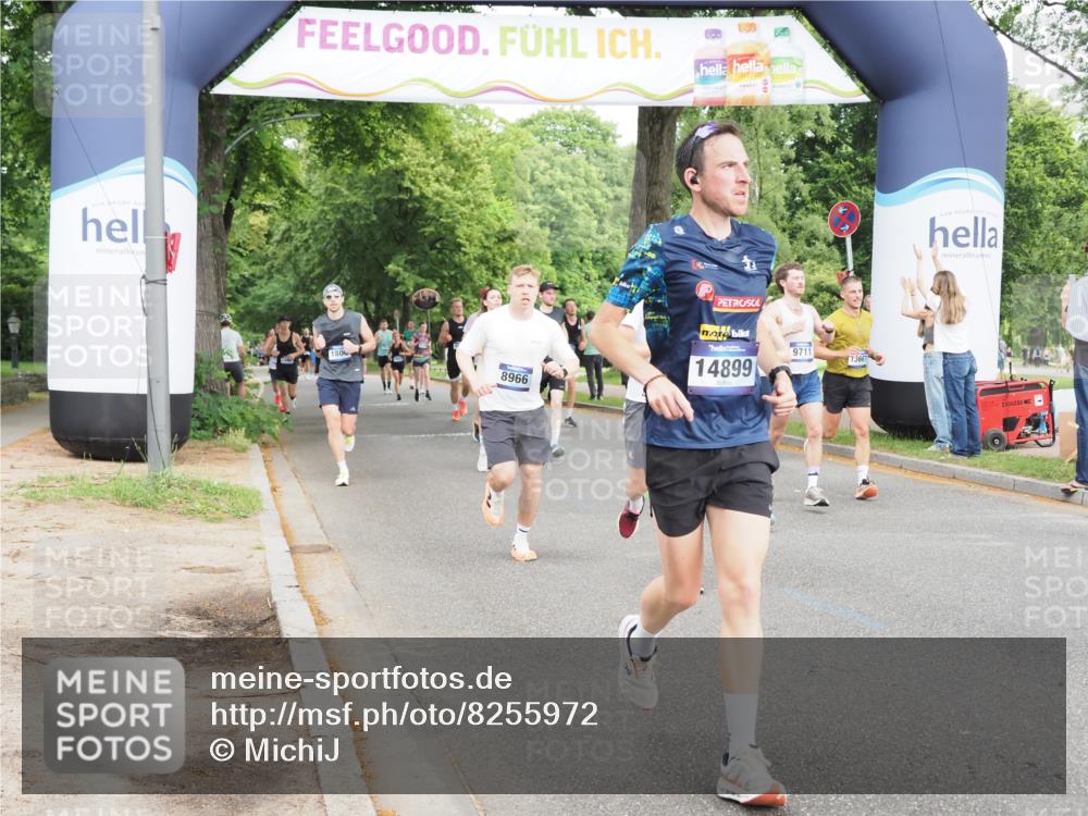 29.06.2025 - hella hamburg halbmarathon MichiJ http://msf.ph/oto/8255972 29.06.2025 10:29:24 Zwischen KM18-KM19 1677, 1912, 2797, 4303, 6429, 6771, 7774, 9540, 9640, 9711, 10783, 12292, 12895, 13457, 13667, 14899, 15493, 16201, 16347, 16580, 17486, 17971, 18412, 18802 meine-sportfotos.de