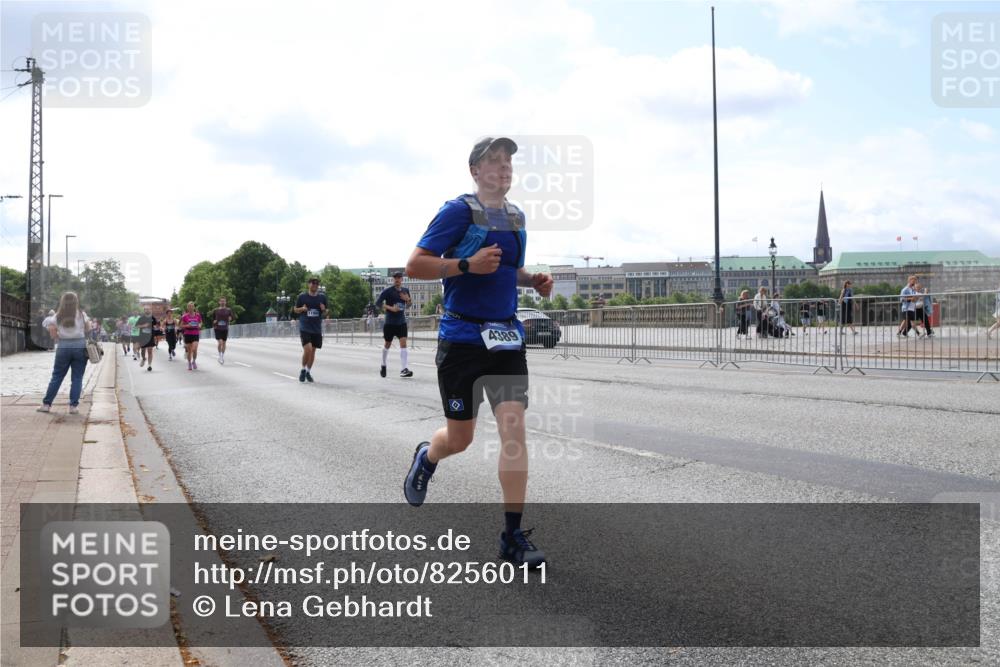 29.06.2025 - hella hamburg halbmarathon Lena Gebhardt http://msf.ph/oto/8256011 29.06.2025 10:10:40 Lombardsbrücke 1166, 1186, 1573, 1781, 4389, 5182, 5440, 5990, 5991, 7042, 7250, 7685, 8219, 8890, 9169, 9681, 9816, 9829, 11180, 11355, 11887, 11904, 11905, 12008, 12426, 12629, 12790, 13588, 13594, 13797, 13825, 13901, 14270, 14679, 14822, 15214, 15409, 16166, 16344, 16639, 16808, 16872, 17532, 17730, 18949, 19023 meine-sportfotos.de