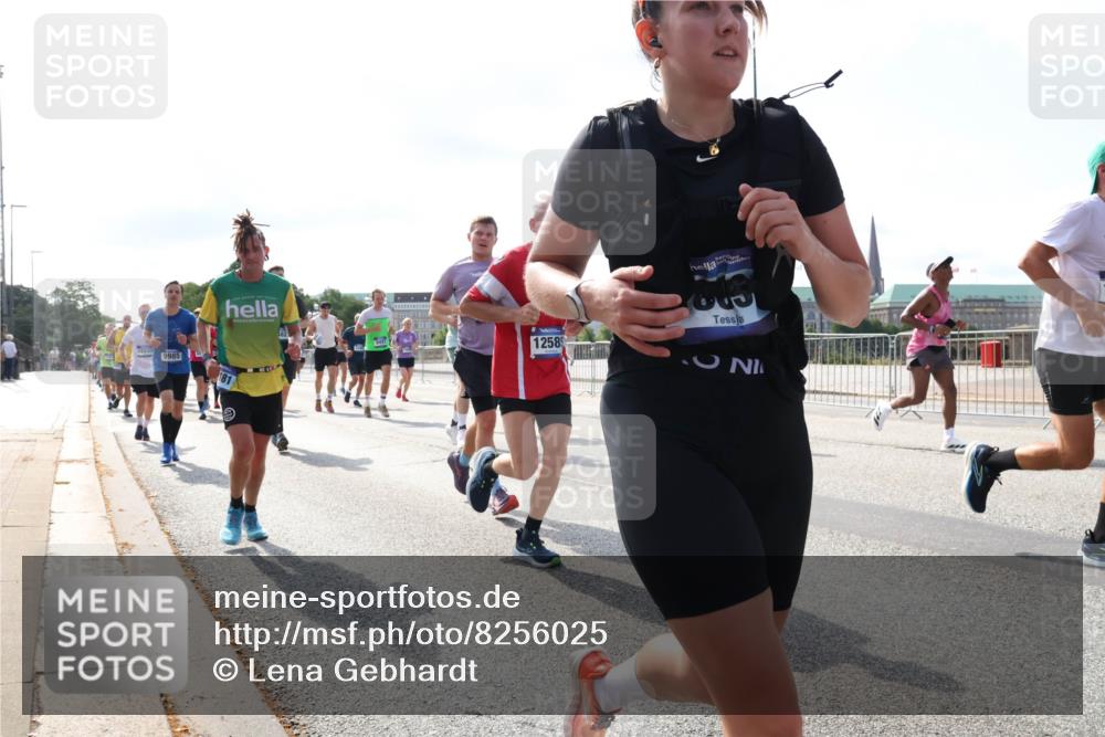 29.06.2025 - hella hamburg halbmarathon Lena Gebhardt http://msf.ph/oto/8256025 29.06.2025 09:56:52 Lombardsbrücke 1381, 1460, 1496, 1537, 1628, 1657, 1783, 1833, 1877, 2013, 2025, 2058, 2074, 2082, 2111, 2208, 2340, 2378, 2396, 2771, 2839, 2869, 2878, 2953, 2996, 3093, 3256, 3296, 3310, 3575, 3652, 3791, 4065, 4377, 4404, 4635, 4711, 4726, 4770, 4833, 4897, 5008, 5169, 5194, 5319, 5839, 5978, 6033, 6286, 6377, 6511, 6512, 6561, 6562, 6631, 7176, 7177, 7383, 7475, 7918, 8112, 8261, 8313, 8361, 8572, 8587, 8618, 8651, 8661, 8710, 8813, 8863, 8921, 8930, 9060, 9082, 9497, 9597, 9638 meine-sportfotos.de