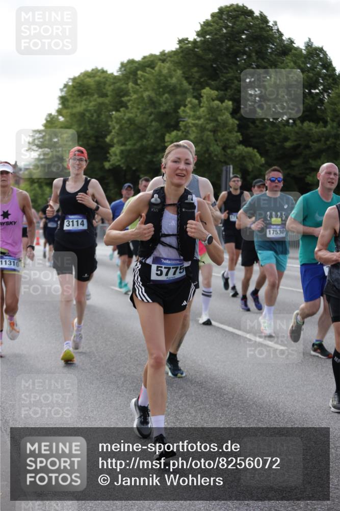 29.06.2025 - hella hamburg halbmarathon Jannik Wohlers http://msf.ph/oto/8256072 29.06.2025 09:57:31 Lombardsbrücke 1094, 1258, 1320, 1321, 1335, 1563, 1870, 2138, 2397, 2448, 2612, 2946, 3058, 3091, 3114, 3251, 5032, 5305, 5672, 5775, 6355, 6356, 6569, 6580, 6585, 6628, 6754, 6776, 7065, 7134, 7478, 7646, 7952, 7973, 7976, 8176, 8973, 9065, 9145, 9163, 9214, 9227, 9835, 10860, 11208, 11310, 11757, 11789, 11832, 12155, 12224, 12662, 12961, 13047, 14300, 14638, 14865, 14914, 15061, 15125, 15134, 15169, 15426, 15496, 15712, 15915, 16008, 16009, 16320, 16563, 16750, 16980, 17530 meine-sportfotos.de