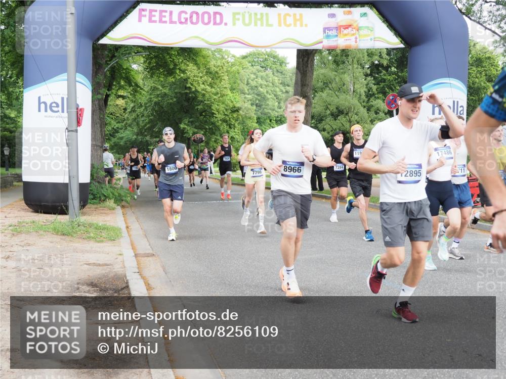 29.06.2025 - hella hamburg halbmarathon MichiJ http://msf.ph/oto/8256109 29.06.2025 10:29:25 Zwischen KM18-KM19 1677, 1800, 1912, 4303, 6152, 6429, 6771, 7774, 8122, 8966, 9540, 9711, 10783, 12292, 12895, 13457, 13667, 14899, 16201, 16347, 16580, 17486, 17971, 18412, 18802 meine-sportfotos.de