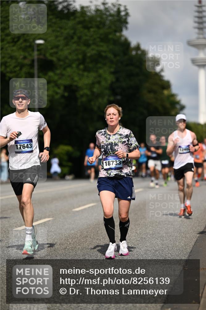 29.06.2025 - hella hamburg halbmarathon Dr. Thomas Lammeyer http://msf.ph/oto/8256139 29.06.2025 09:51:51 Kennedybrücke 1290, 1505, 1710, 2399, 2714, 2767, 3480, 3959, 4860, 5315, 5554, 5709, 7152, 7154, 7884, 8933, 9403, 10404, 10793, 10852 meine-sportfotos.de