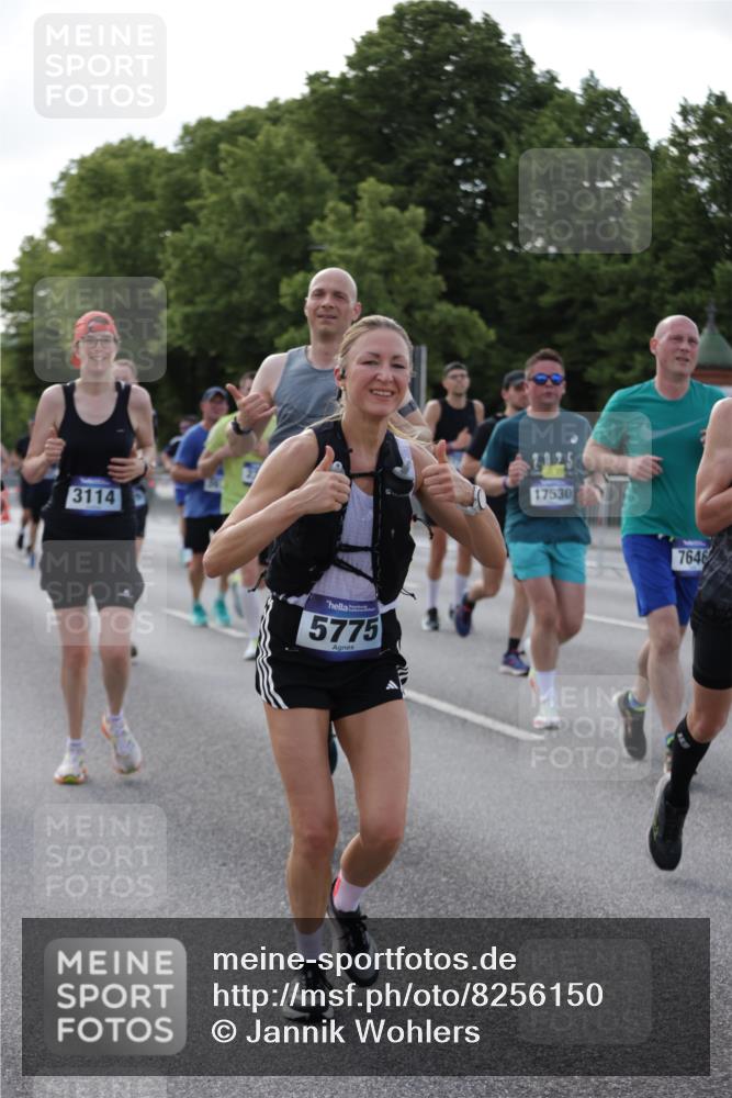 29.06.2025 - hella hamburg halbmarathon Jannik Wohlers http://msf.ph/oto/8256150 29.06.2025 09:57:31 Lombardsbrücke 1094, 1258, 1320, 1321, 1335, 1563, 1870, 2138, 2397, 2448, 2612, 2946, 3058, 3091, 3114, 3251, 5032, 5305, 5672, 5775, 6355, 6356, 6569, 6580, 6585, 6628, 6754, 6776, 7065, 7134, 7478, 7646, 7952, 7973, 7976, 8176, 8973, 9065, 9145, 9163, 9214, 9227, 9835, 10860, 11208, 11310, 11757, 11789, 11832, 12155, 12224, 12662, 12961, 13047, 14300, 14638, 14865, 14914, 15061, 15125, 15134, 15169, 15426, 15496, 15712, 15915, 16008, 16009, 16320, 16563, 16750, 16980, 17530 meine-sportfotos.de