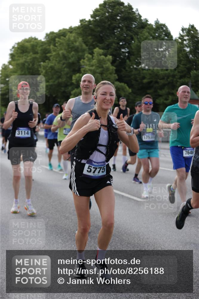 29.06.2025 - hella hamburg halbmarathon Jannik Wohlers http://msf.ph/oto/8256188 29.06.2025 09:57:31 Lombardsbrücke 1094, 1258, 1320, 1321, 1335, 1563, 1870, 2138, 2397, 2448, 2612, 2946, 3058, 3091, 3114, 3251, 5032, 5305, 5672, 5775, 6355, 6356, 6569, 6580, 6585, 6628, 6754, 6776, 7065, 7134, 7478, 7646, 7952, 7973, 7976, 8176, 8973, 9065, 9145, 9163, 9214, 9227, 9835, 10860, 11208, 11310, 11757, 11789, 11832, 12155, 12224, 12662, 12961, 13047, 14300, 14638, 14865, 14914, 15061, 15125, 15134, 15169, 15426, 15496, 15712, 15915, 16008, 16009, 16320, 16563, 16750, 16980, 17530 meine-sportfotos.de