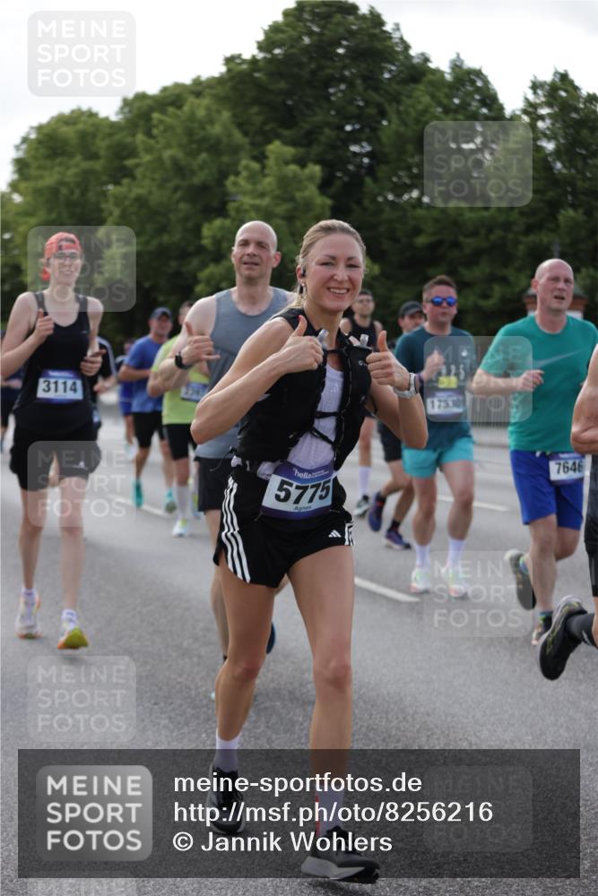 29.06.2025 - hella hamburg halbmarathon Jannik Wohlers http://msf.ph/oto/8256216 29.06.2025 09:57:31 Lombardsbrücke 1094, 1258, 1320, 1321, 1335, 1563, 1870, 2138, 2397, 2448, 2612, 2946, 3058, 3091, 3114, 3251, 5032, 5305, 5672, 5775, 6355, 6356, 6569, 6580, 6585, 6628, 6754, 6776, 7065, 7134, 7478, 7646, 7952, 7973, 7976, 8176, 8973, 9065, 9145, 9163, 9214, 9227, 9835, 10860, 11208, 11310, 11757, 11789, 11832, 12155, 12224, 12662, 12961, 13047, 14300, 14638, 14865, 14914, 15061, 15125, 15134, 15169, 15426, 15496, 15712, 15915, 16008, 16009, 16320, 16563, 16750, 16980, 17530 meine-sportfotos.de